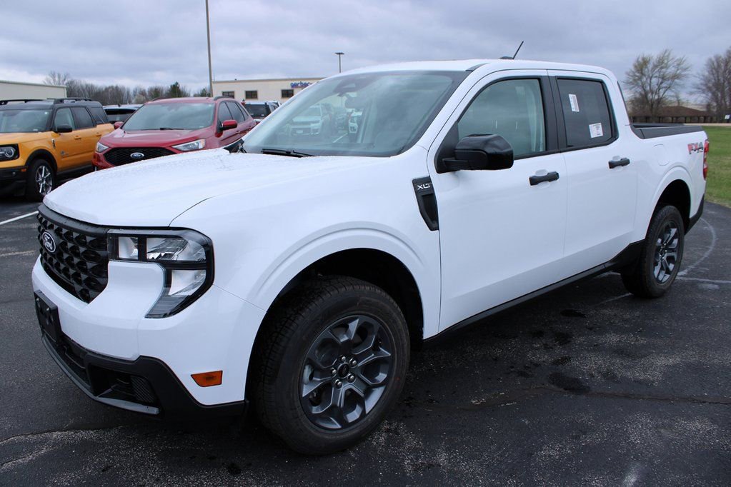 New 2026 Ford Maverick XLT w/ XLT Luxury Package AWD/4WD image 3