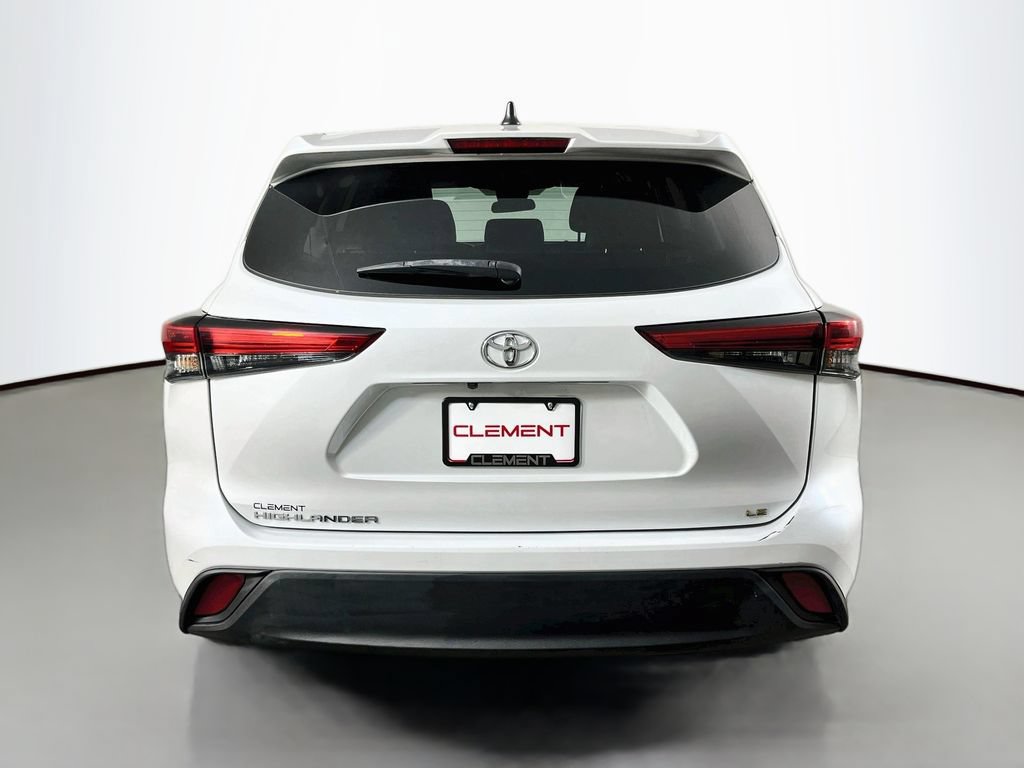 Used 2022 Toyota Highlander LE FWD image 8