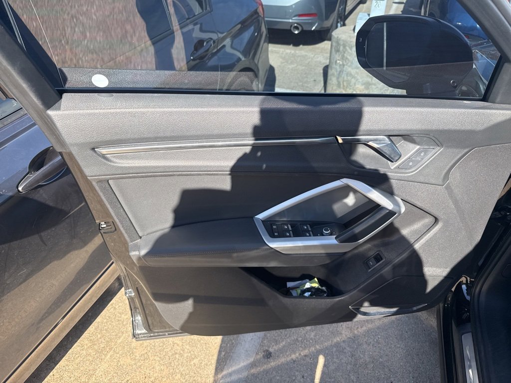 Used 2020 Audi Q3 2.0T Premium Plus w/ Premium Plus Package image 29