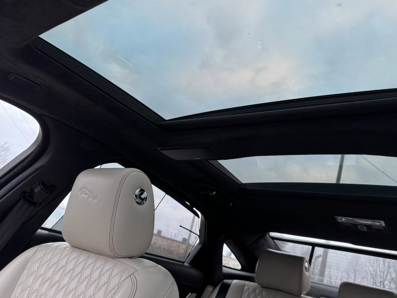 Used 2016 Jaguar XJ L Portfolio image 26