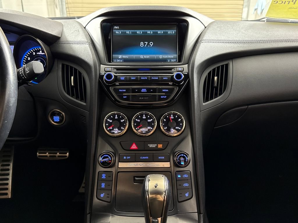 Used 2015 Hyundai Genesis 3.8 image 16