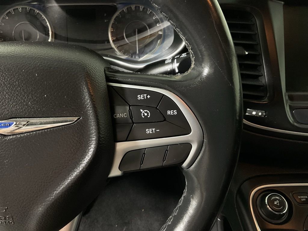 Used 2017 Chrysler 200 Limited Platinum FWD image 28