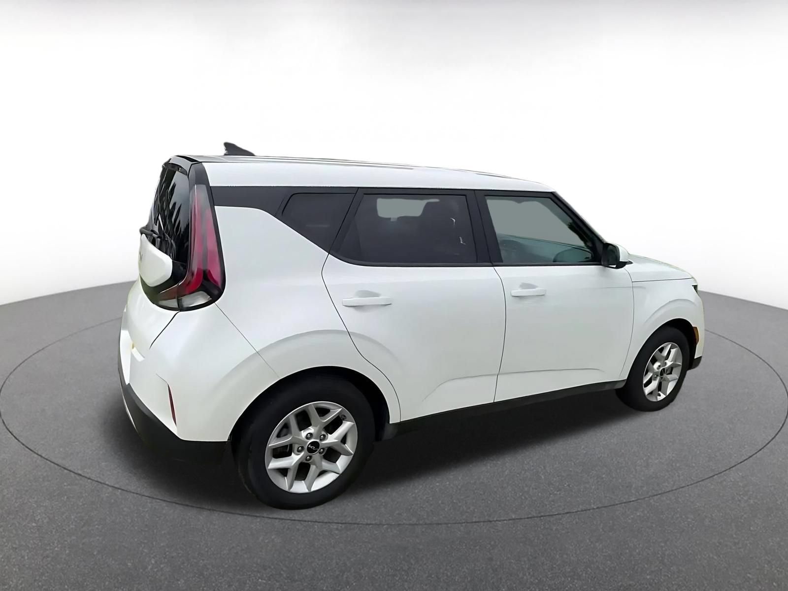 Used 2025 Kia Soul LX w/ LX Technology Package FWD image 15
