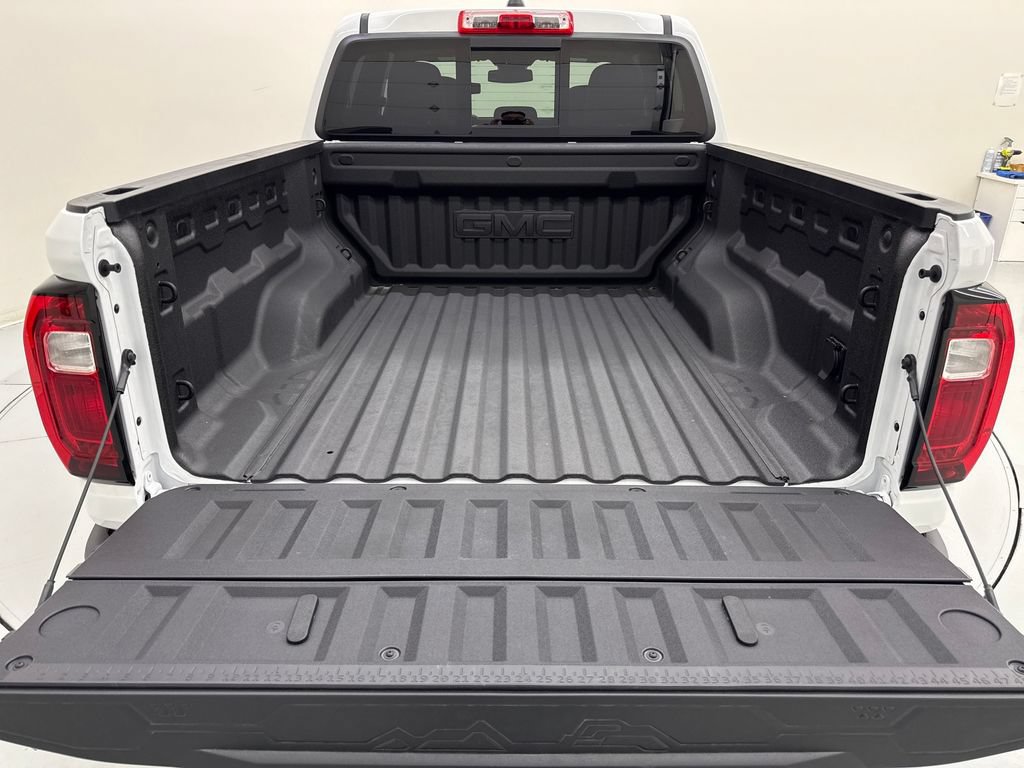 Used 2026 GMC Canyon AT4 w/ Technology Plus Package AWD/4WD image 35