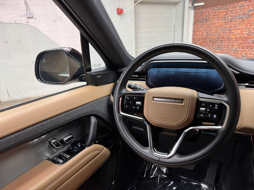 Used 2024 Land Rover Range Rover Sport SE AWD/4WD image 13
