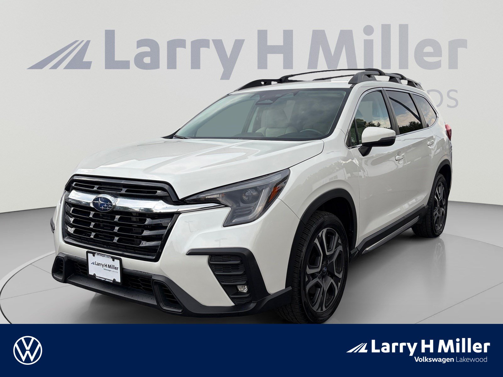 Used 2023 Subaru Ascent Limited AWD/4WD image 1