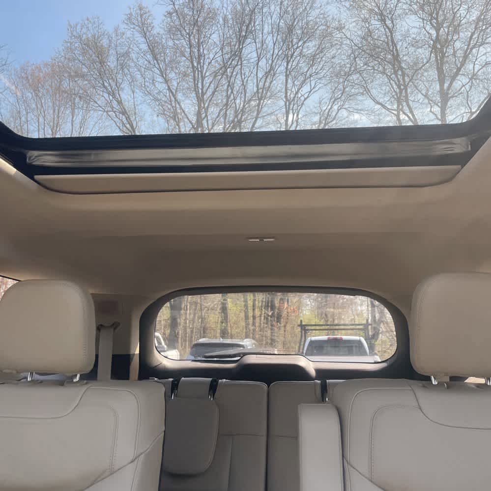 Used 2020 Ford Explorer Platinum w/ Premium Technology Package AWD/4WD image 8