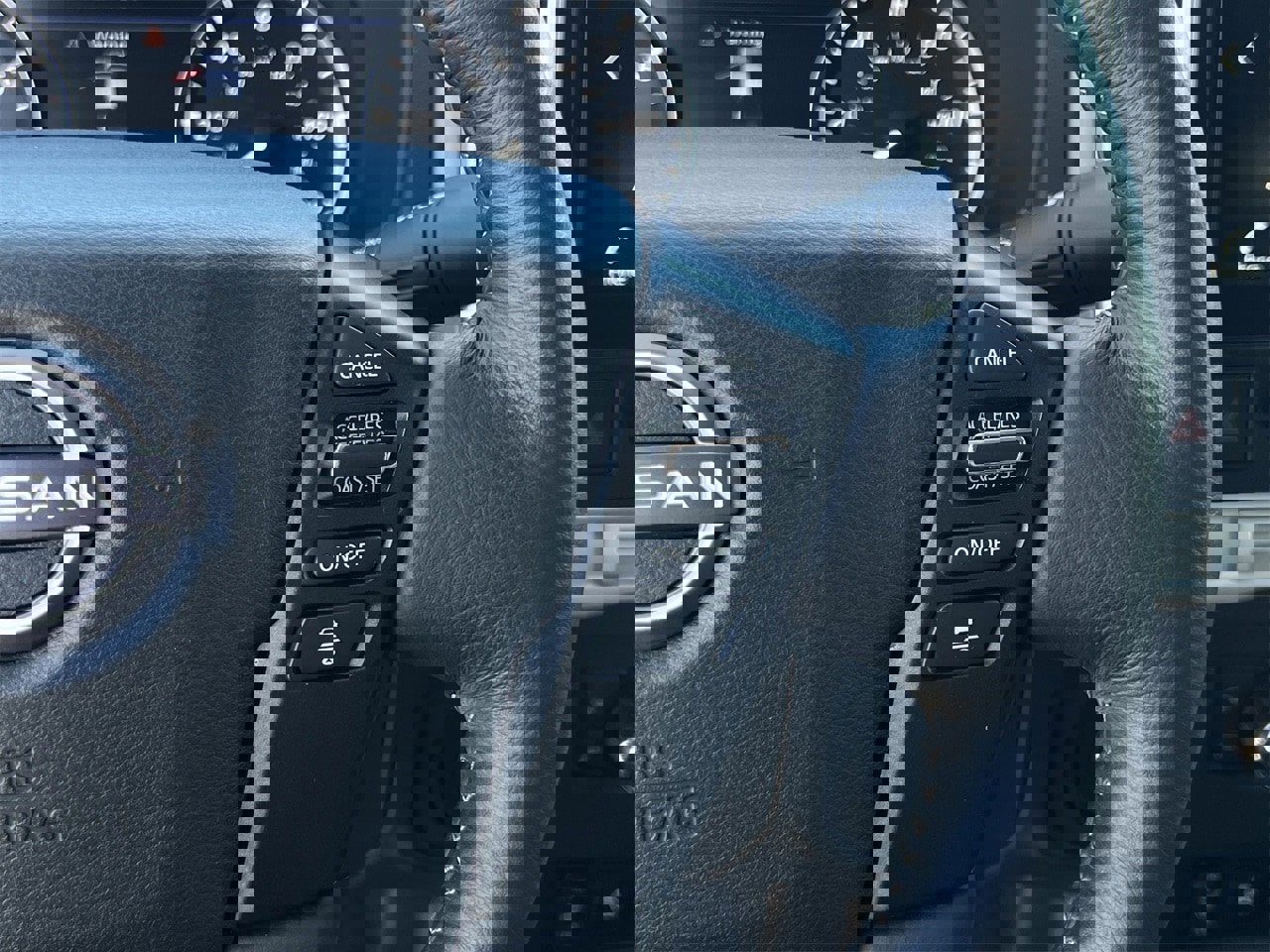 Certified 2025 Nissan Frontier SV w/ SV Convenience Package image 13