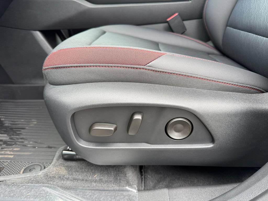 New 2027 Chevrolet Equinox RS FWD image 10