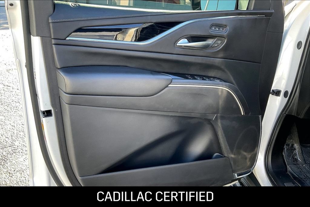 Certified 2024 Cadillac Escalade ESV V w/ Heavy-Duty Trailer Package AWD/4WD image 20