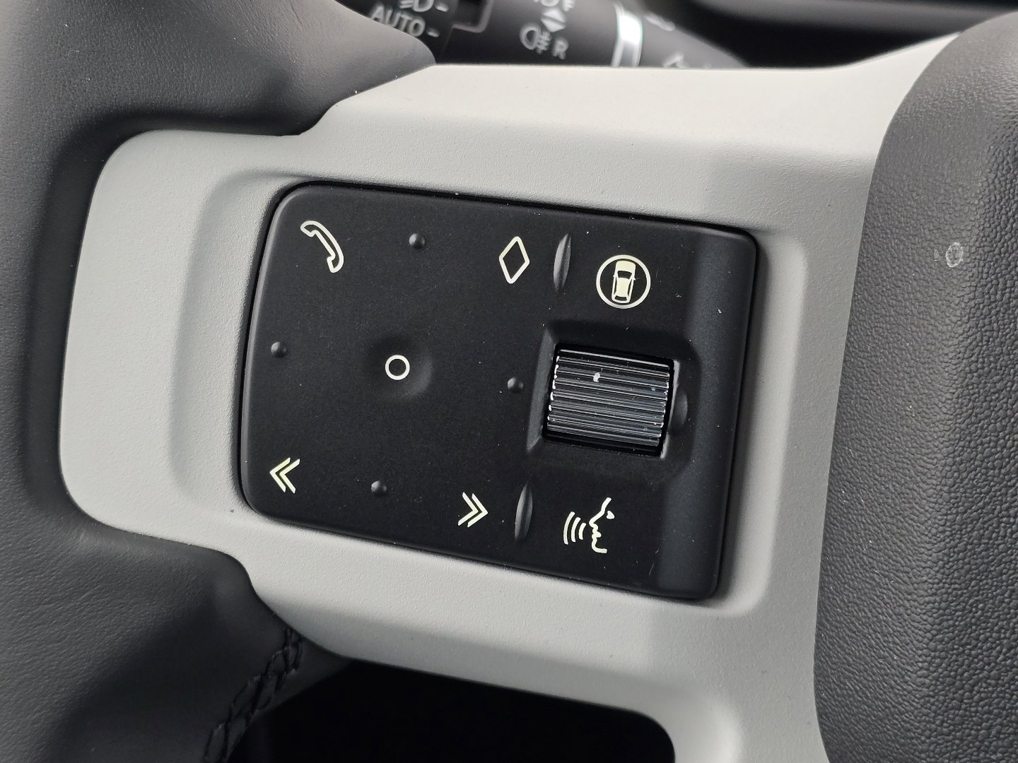 New 2026 Land Rover Defender 110 X-Dynamic SE image 16