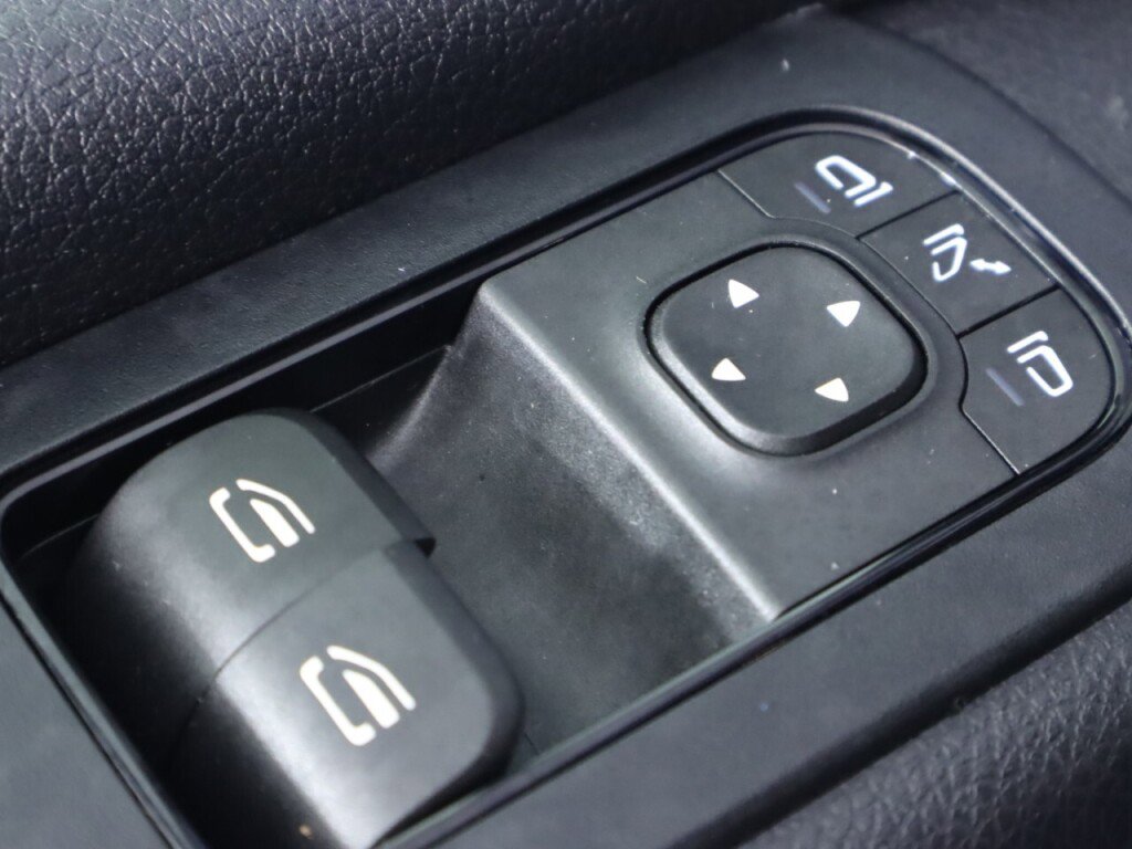 Used 2019 Mercedes-Benz Sprinter 144 image 20