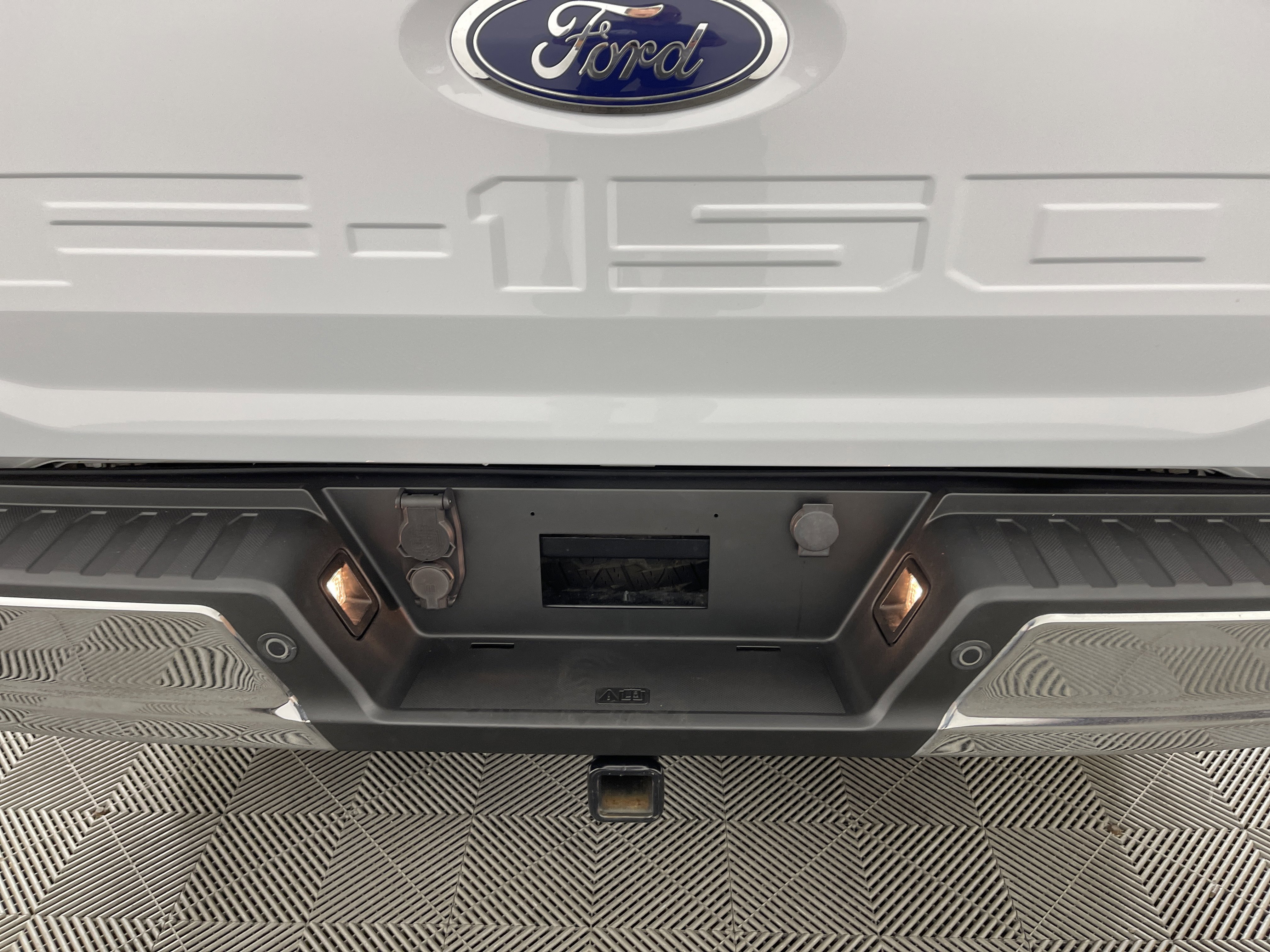 Used 2022 Ford F150 Lariat w/ Bed Utility Package image 7