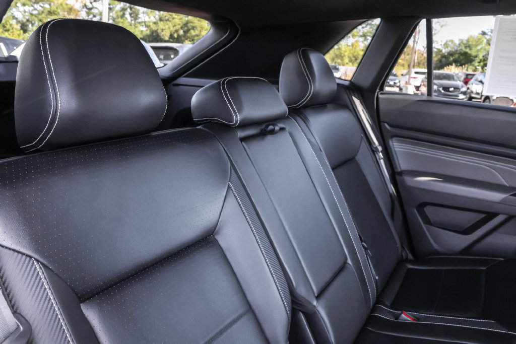 Certified 2023 Volkswagen Atlas Cross Sport SE w/ Panoramic Sunroof Package AWD/4WD image 34