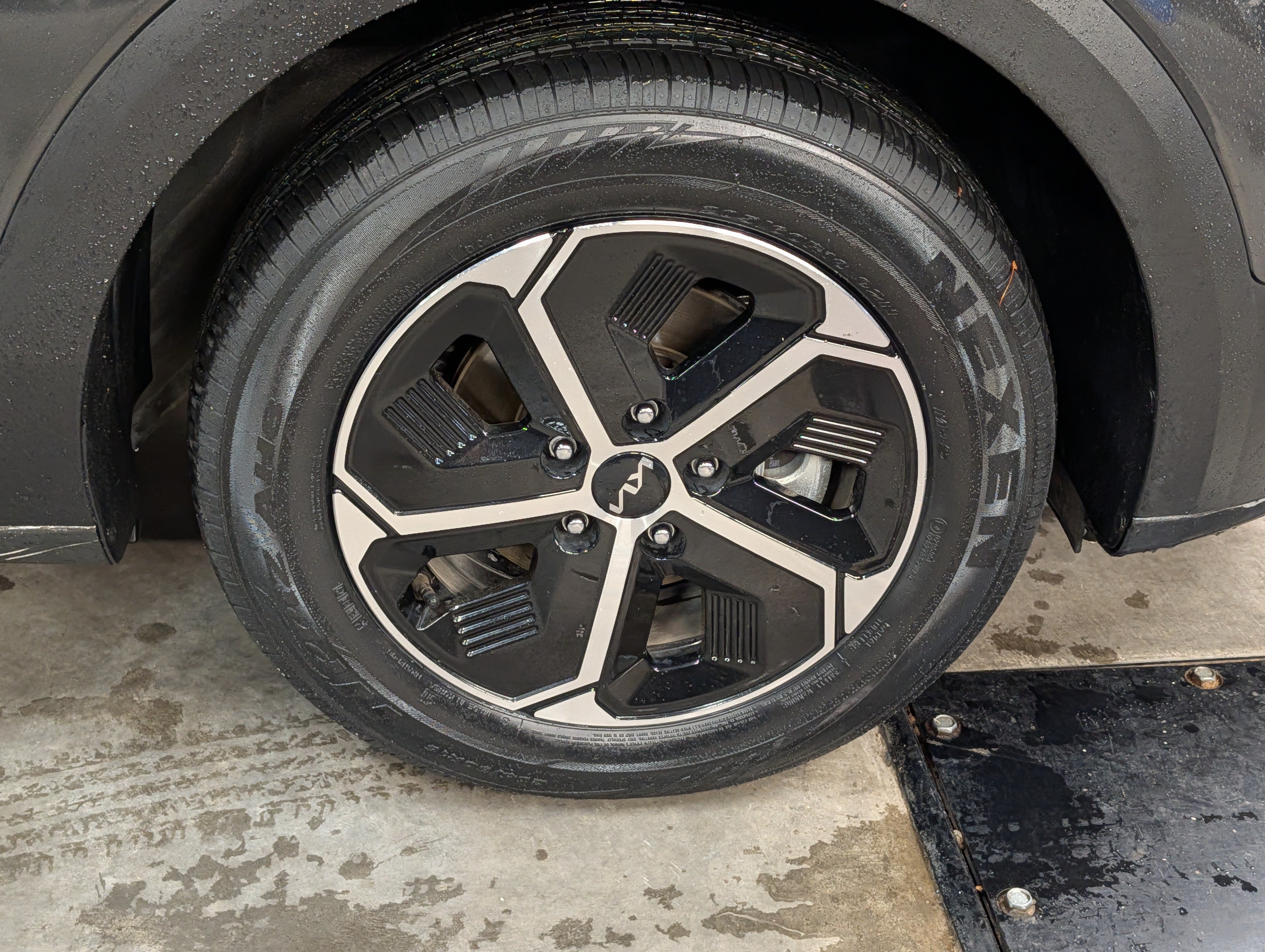 Certified 2026 Kia Niro LX FWD image 15