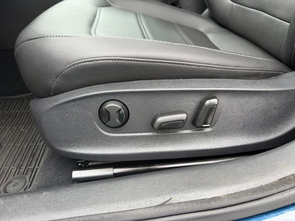 Used 2020 Volkswagen Passat 2.0T R-Line image 16