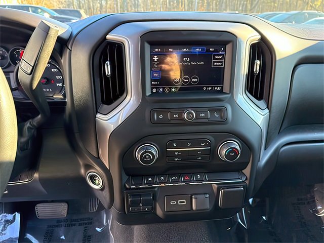 Used 2023 Chevrolet Silverado 1500 Custom image 22