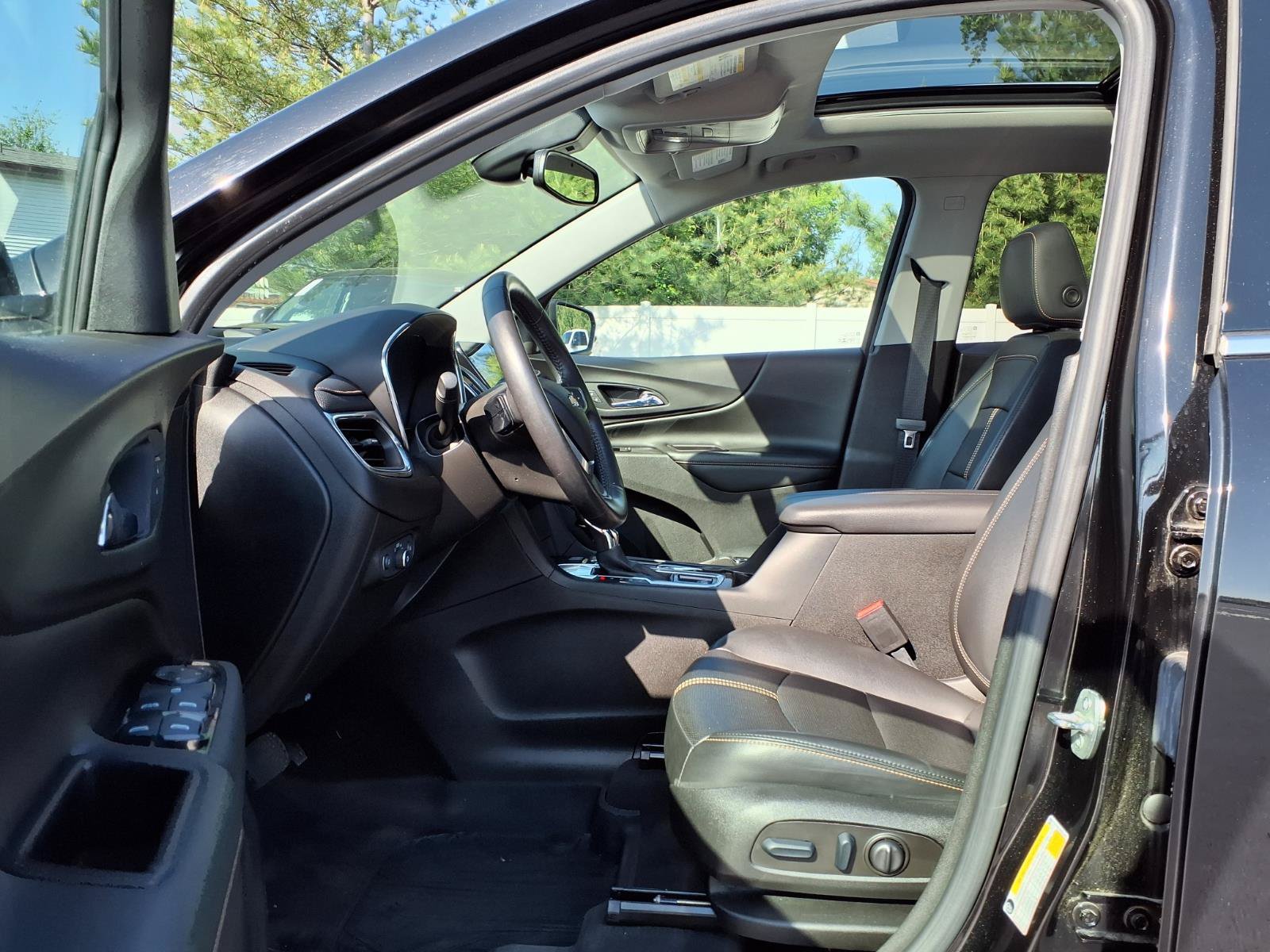 Used 2022 Chevrolet Equinox Premier FWD image 21