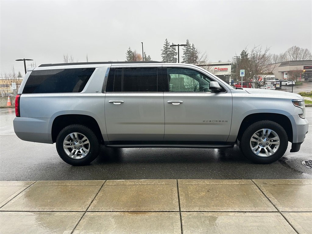Used 2016 Chevrolet Suburban LT image 6
