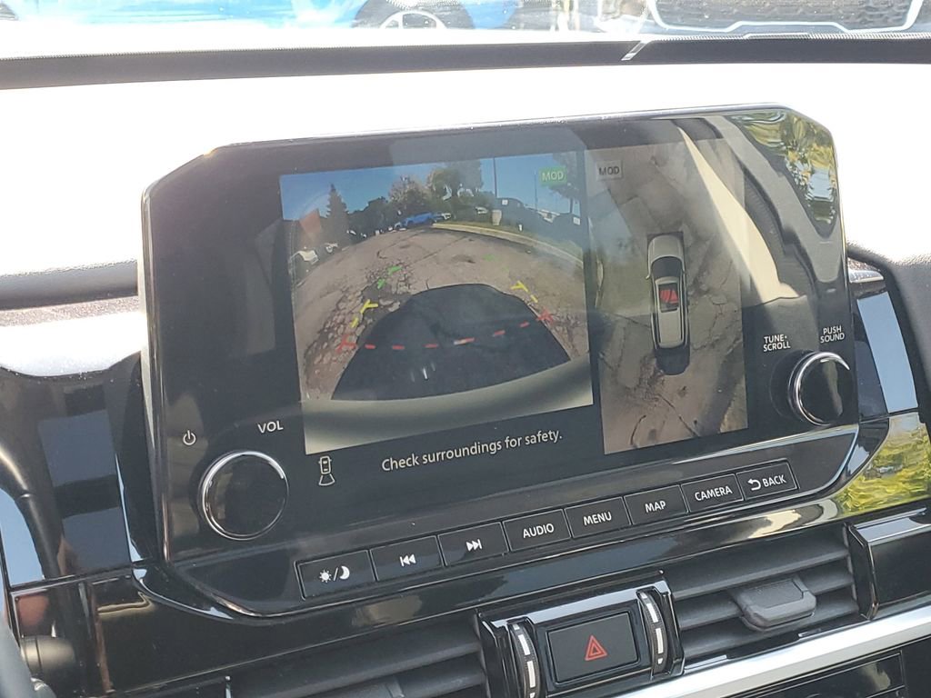 Used 2022 Nissan Pathfinder Platinum image 23