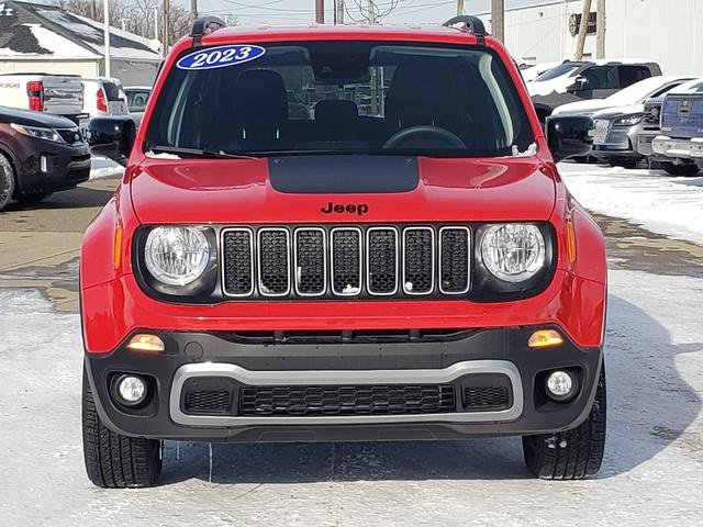 Used 2023 Jeep Renegade Latitude image 3