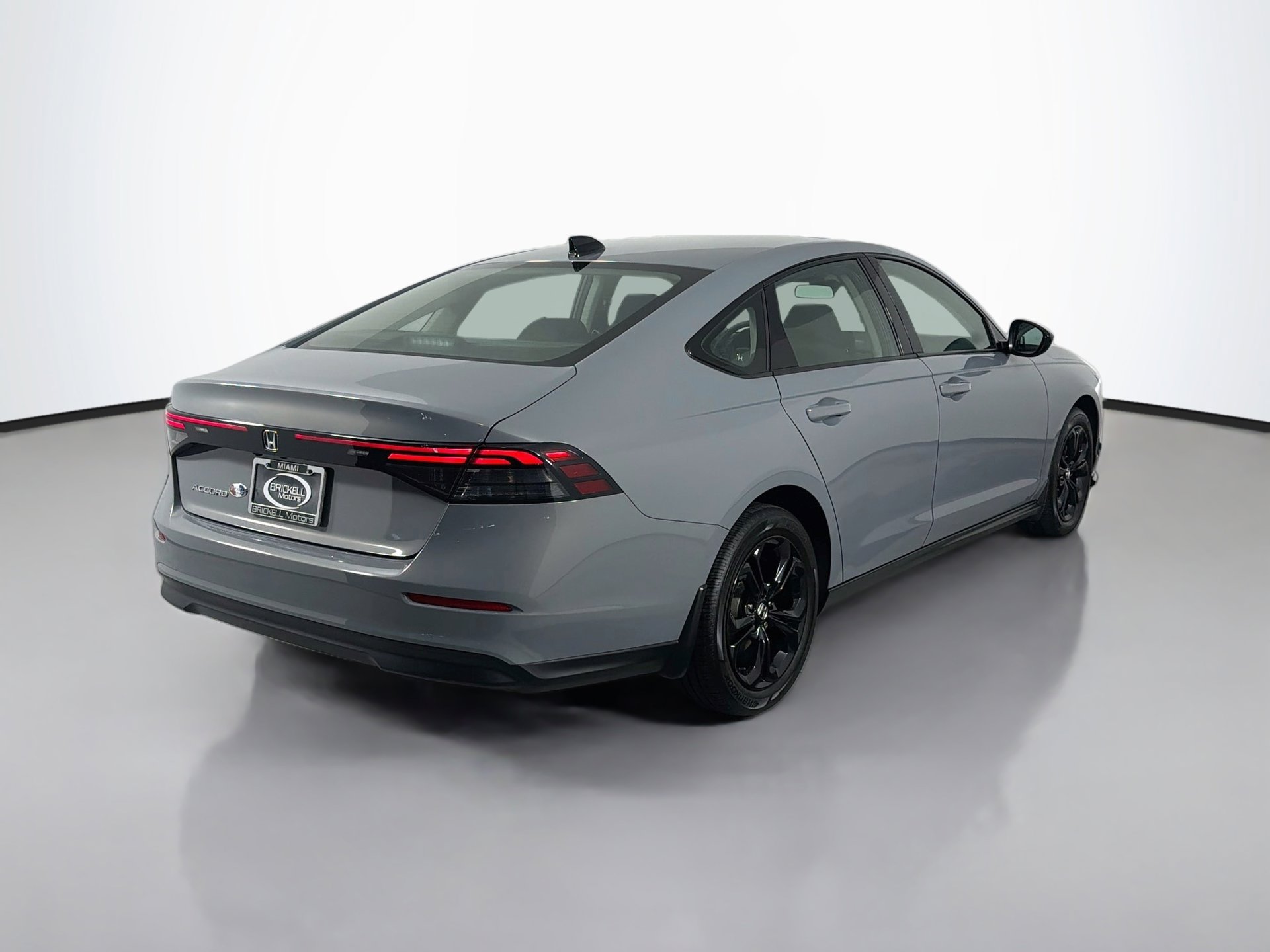 Certified 2025 Honda Accord SE image 3