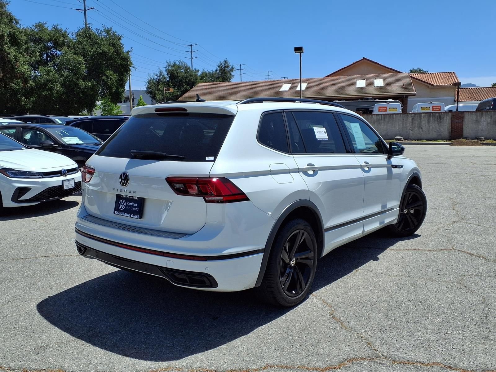 Certified 2023 Volkswagen Tiguan SE R-Line FWD image 8