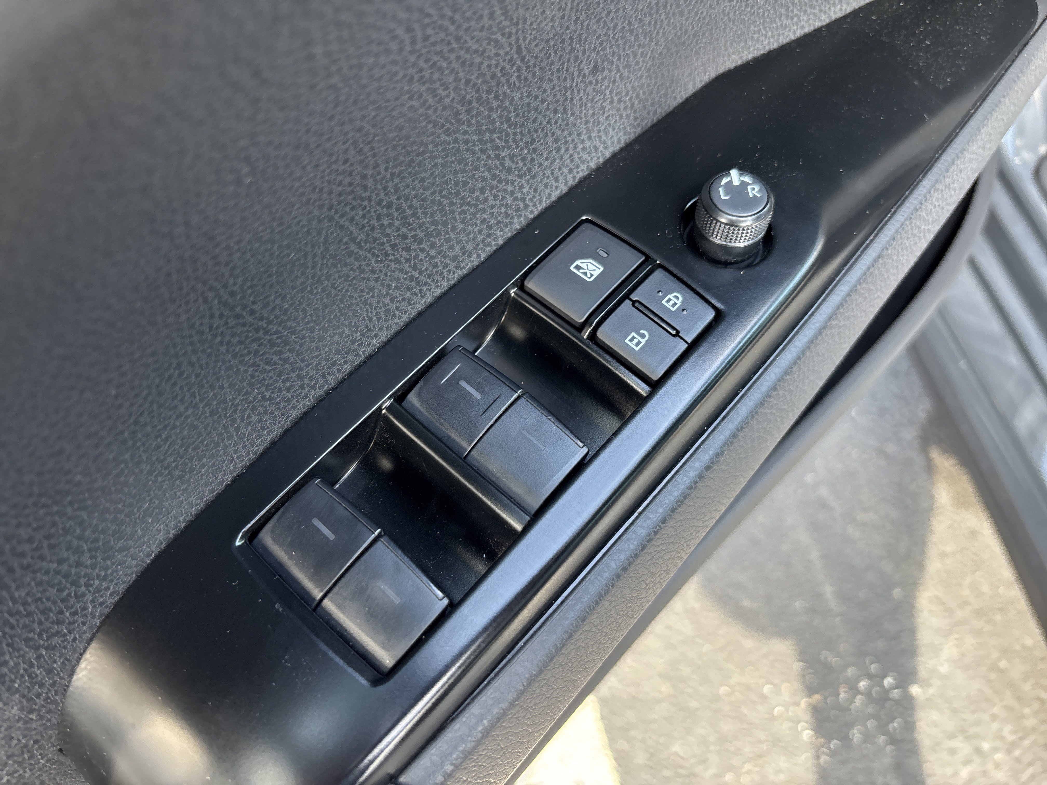 Used 2026 Toyota Camry SE AWD/4WD image 14