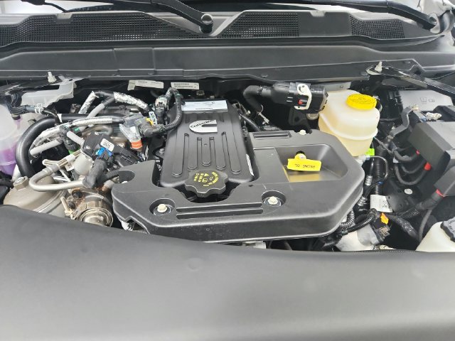 New 2026 RAM 2500 Laramie AWD/4WD image 18