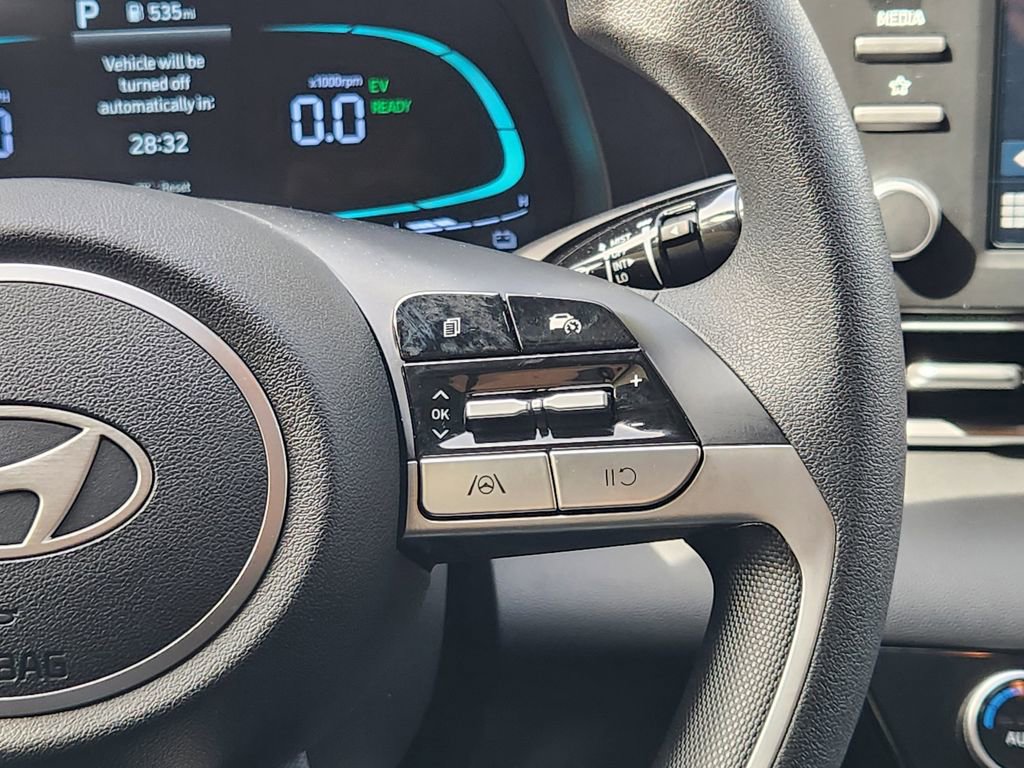 Certified 2025 Hyundai Elantra Blue image 27