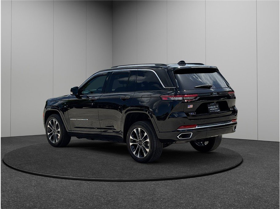 Used 2023 Jeep Grand Cherokee Overland image 7