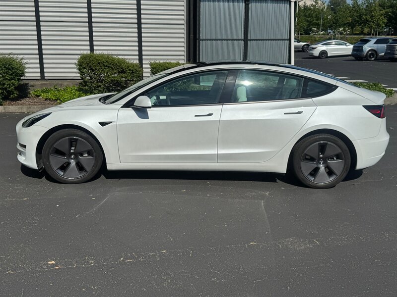 Used 2023 Tesla Model 3 Standard Range RWD image 5