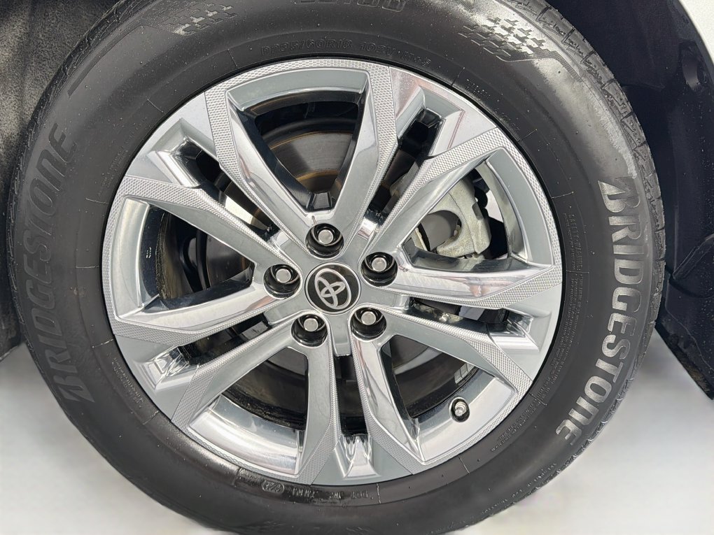 Used 2023 Toyota Sienna Platinum AWD/4WD image 31