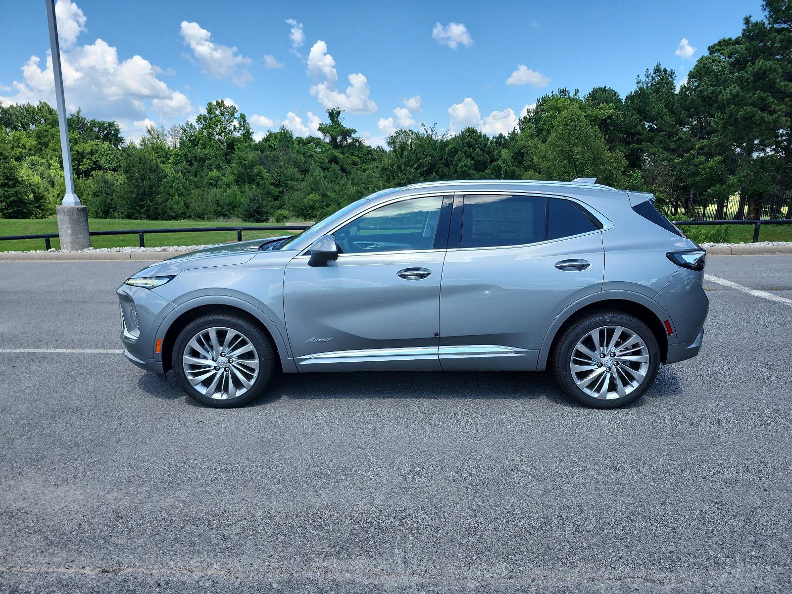 New 2025 Buick Envision Avenir image 2