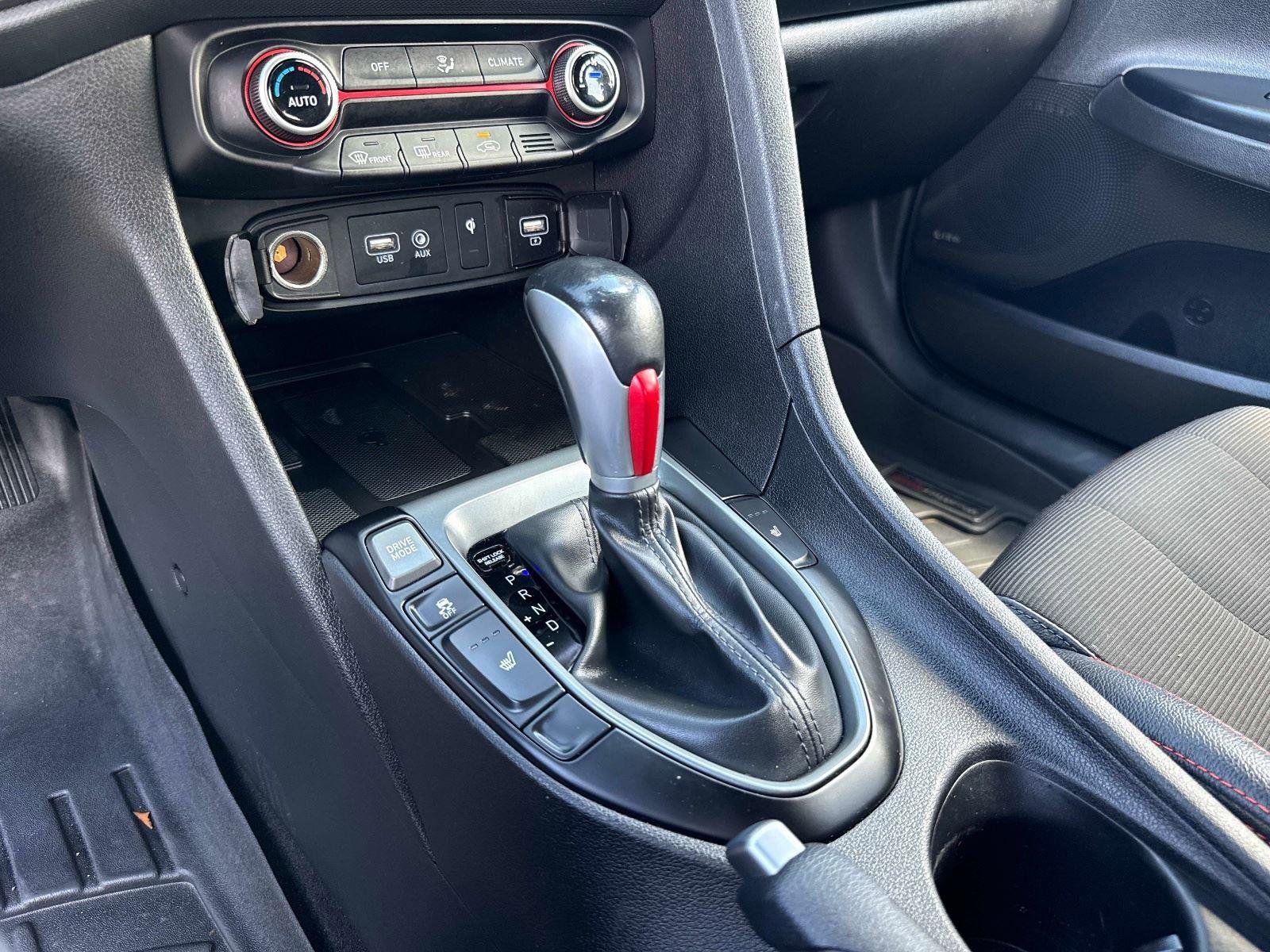 Used 2020 Hyundai Veloster 2.0 Premium image 20