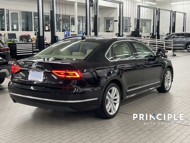 Used 2017 Volkswagen Passat 1.8T SEL Premium FWD image 11