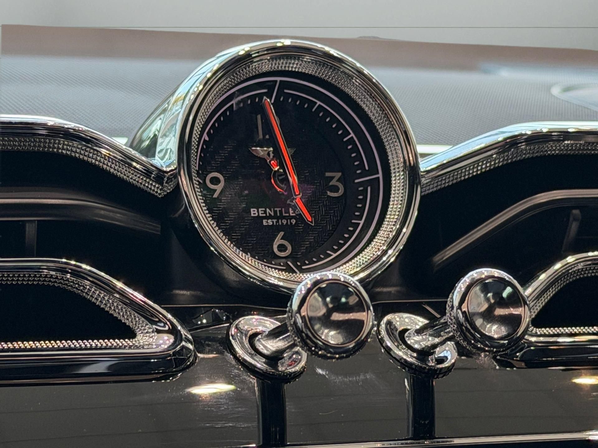 New 2026 Bentley Bentayga Speed AWD/4WD image 29