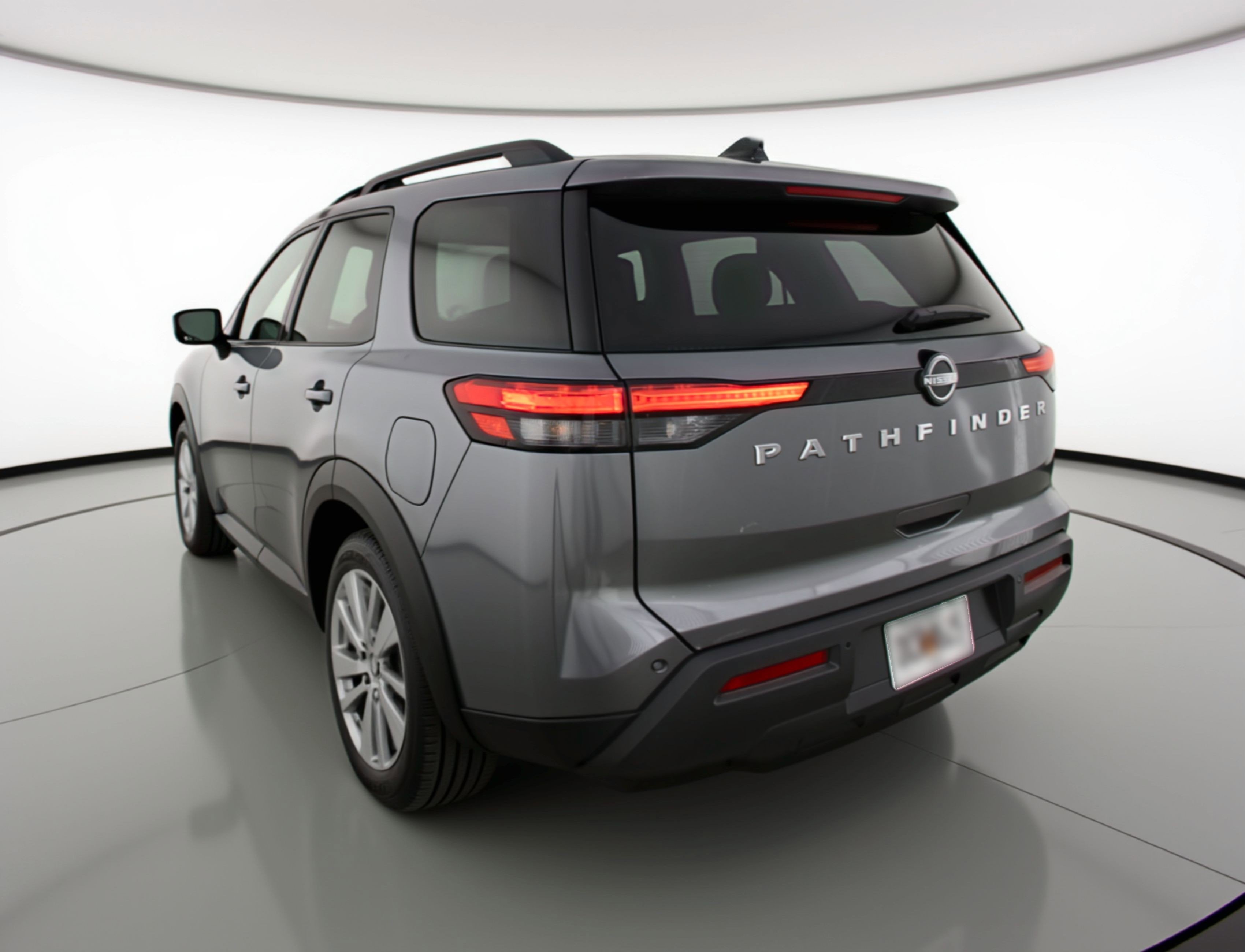 Used 2025 Nissan Pathfinder SV image 6