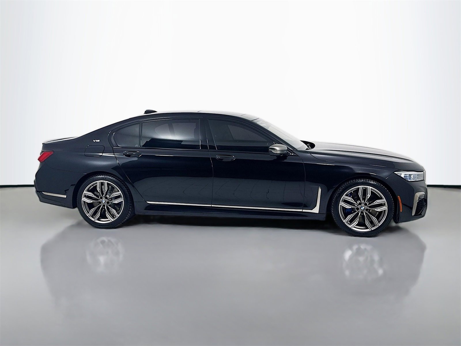 Used 2020 BMW M760i xDrive w/ Luxury Rear Seating Package image 8
