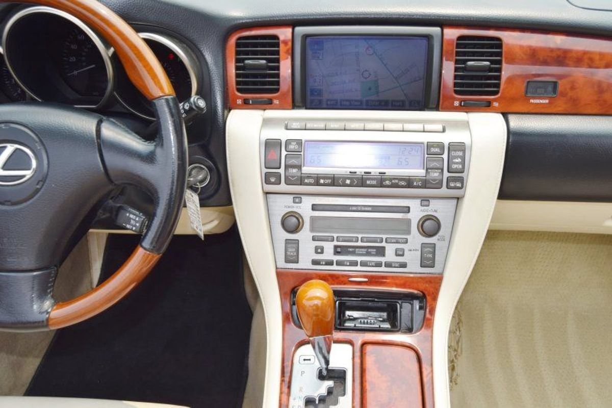 Used 2003 Lexus SC 430 Convertible RWD image 28
