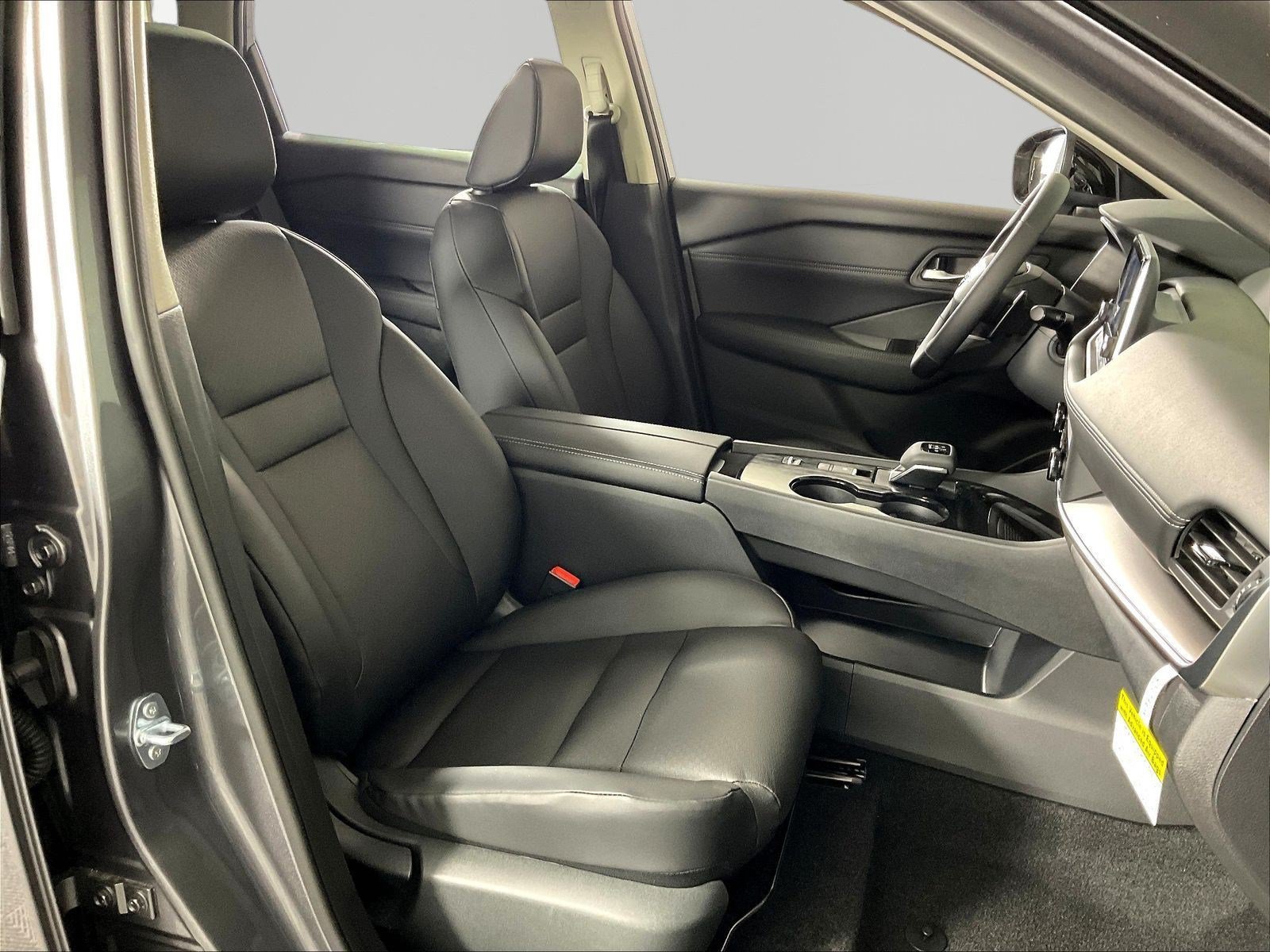 New 2026 Nissan Rogue Dark Armor FWD image 18