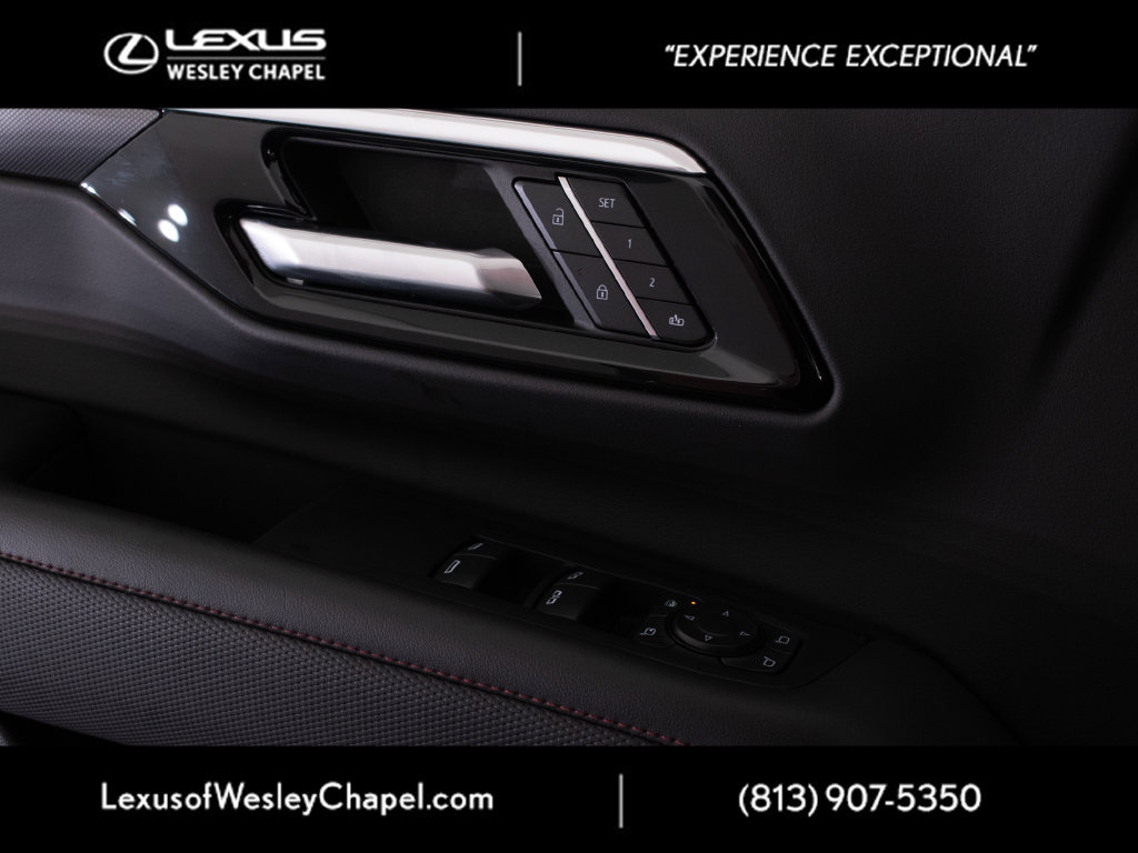 Used 2025 Chevrolet Tahoe RST w/ RST Performance Edition AWD/4WD image 21
