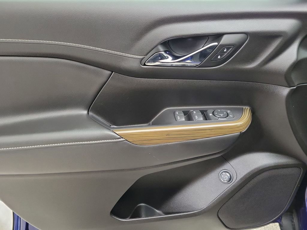 Certified 2023 GMC Acadia SLE w/ Driver Convenience Package image 17