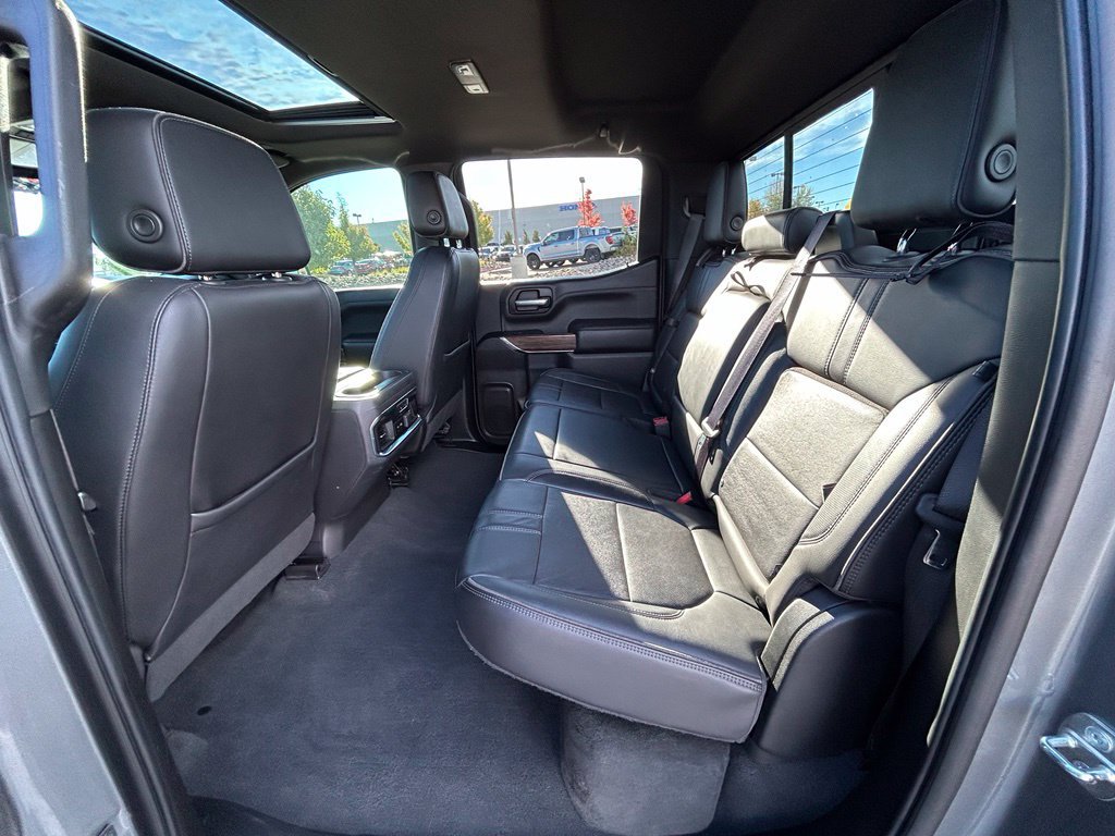 Used 2020 Chevrolet Silverado 1500 High Country w/ Technology Package AWD/4WD image 27