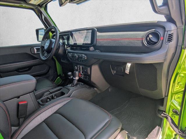 Used 2025 Jeep Gladiator Rubicon AWD/4WD image 15