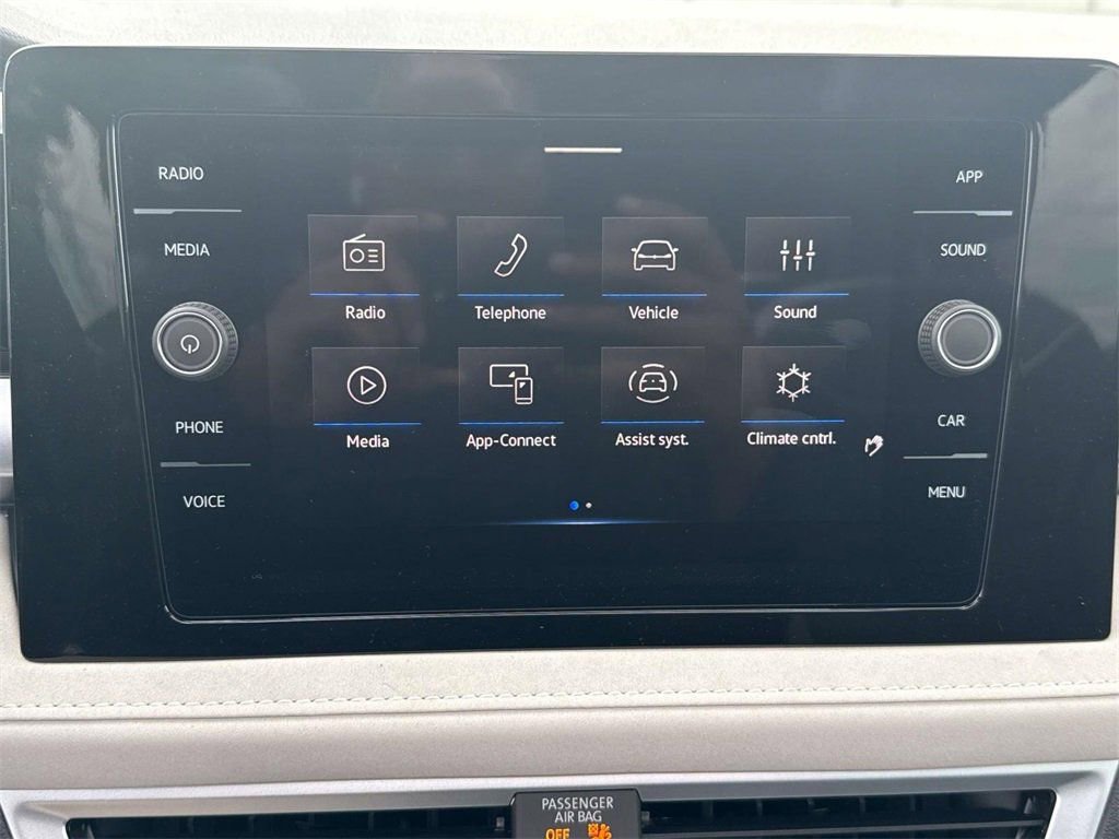 New 2025 Volkswagen Taos SE image 20