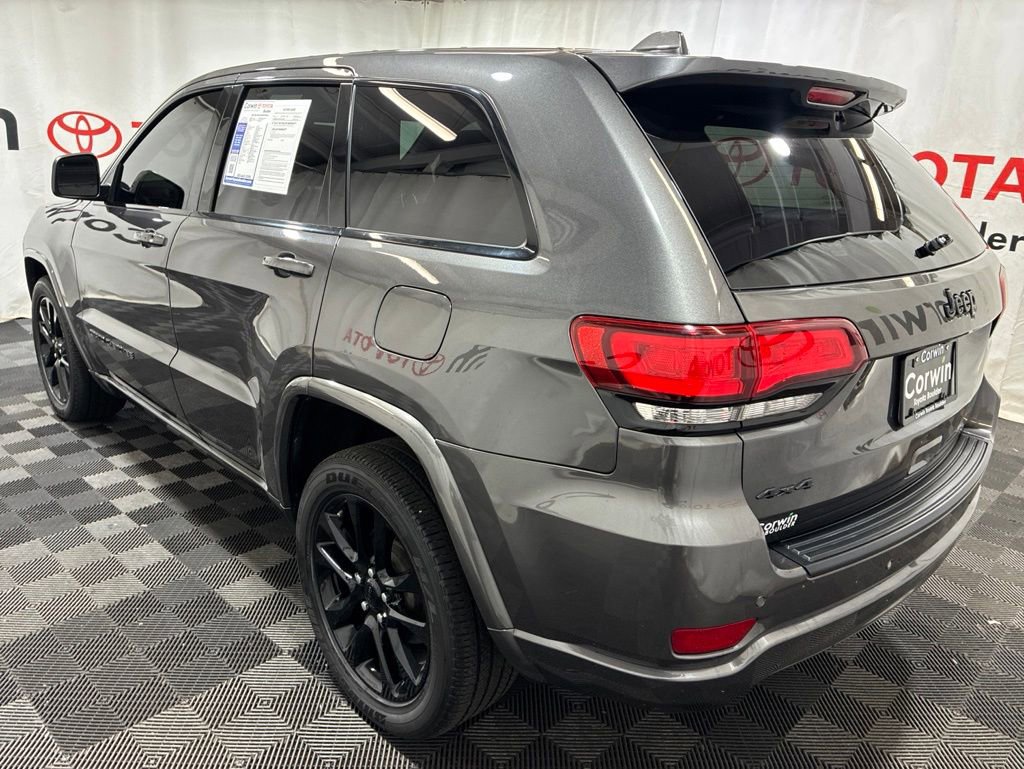 Used 2020 Jeep Grand Cherokee Altitude AWD/4WD image 5