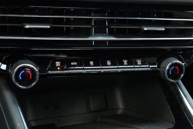 Used 2024 Chevrolet Traverse LT AWD/4WD image 17