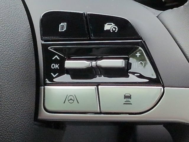New 2026 Hyundai Elantra Limited FWD image 26