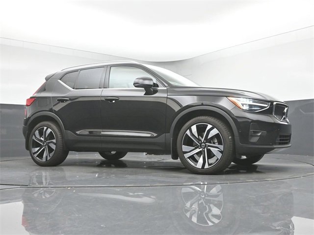 Used 2024 Volvo XC40 B5 Plus w/ Protection Package Premier image 36
